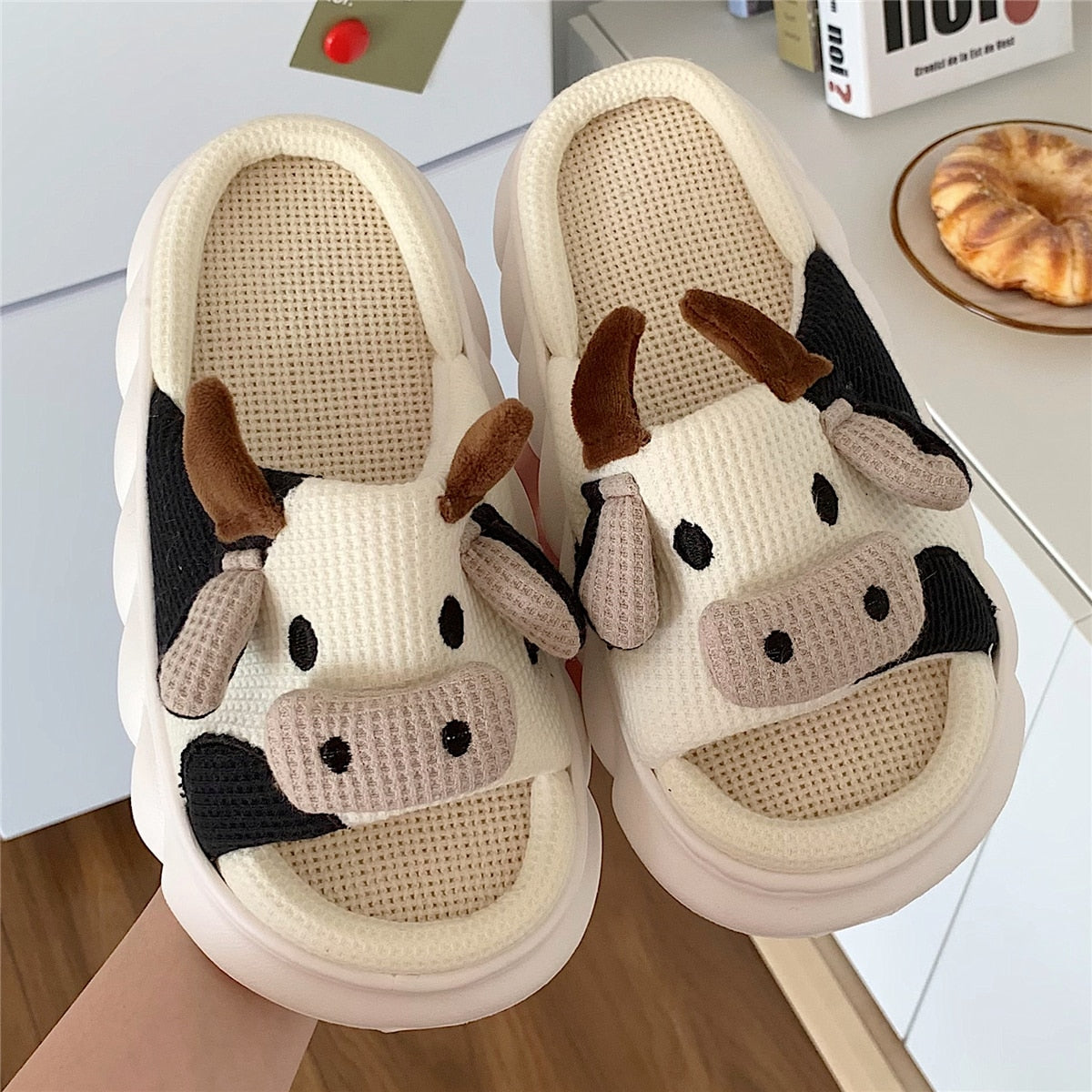 Moo 🐮 - Sandals