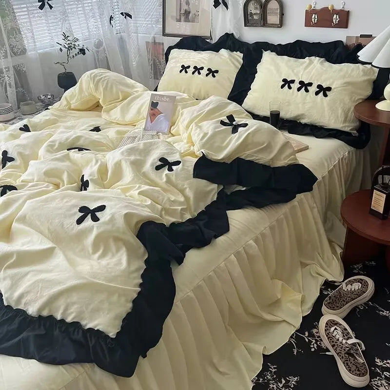 LaceBow Instagram Bedding Set 4-Piece